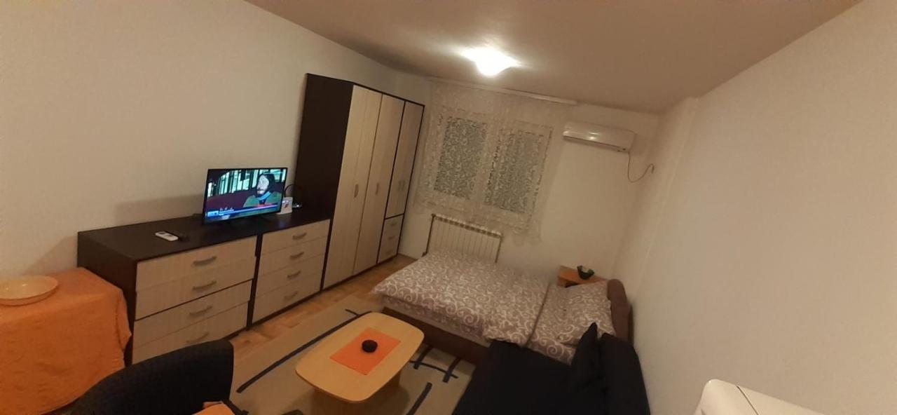 Sirmijum Hause Apartment Sremska Mitrovica Exterior photo